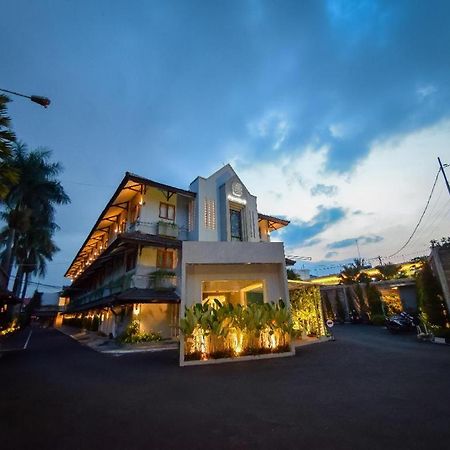 Hotel Nyland Pasteur Bandung Exterior photo